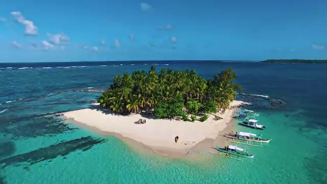 Ce au descoperit doi soți la Târgul de Turism din București. Își doresc o vacanță în Antalya