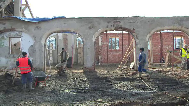 Salarii de 350 de lei pe zi în construcții, dar firmele nu găsesc oameni. Care este motivul