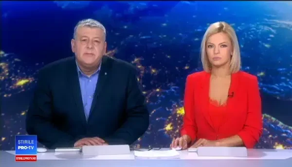 Impact violent în Timiș. O mașină cu 3 tineri s-a izbit frontal cu un camion