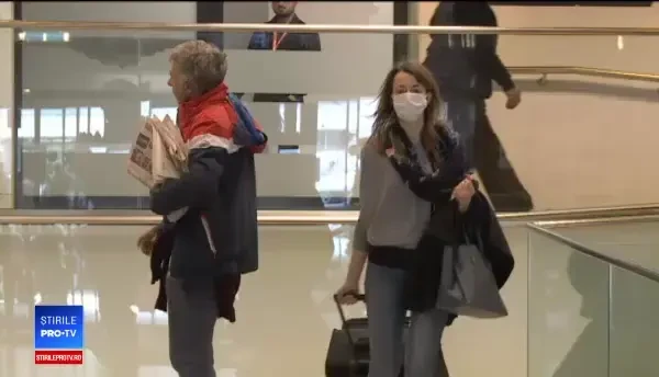 Mii de români ajung în Capitală din Italia. Oamenii nu intră în carantină decât dacă au semne de boală