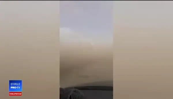 Vântul a făcut prăpăd în România: școli închise, blocuri și mașini devastate