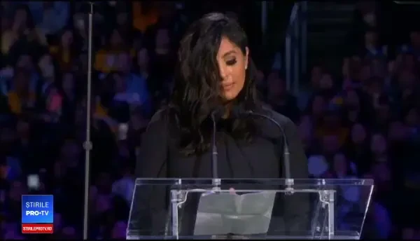 Kobe Bryant, omagiat la Los Angeles. O româncă, printre vedetele care au ținut un discurs