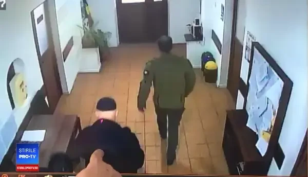 VIDEO. Primele imagini cu italianul cu coronavirus. A fost surprins într-o primărie din Gorj