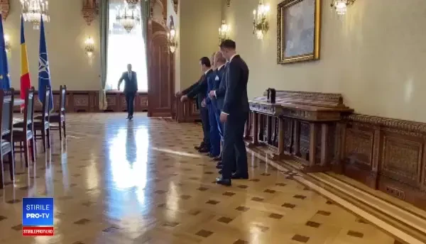 Au început consultările pentru desemnarea unui premier. Iohannis s-a întâlnit cu delegația PNL