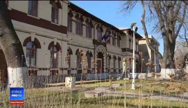 Autoritățile din mai multe județe sunt în alertă. Tineri care au fost în Italia spun că se simt rău