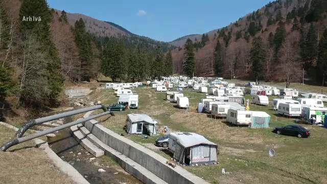 Camparea și grătarele pe Valea Cerbului, în Prahova, au fost interzise