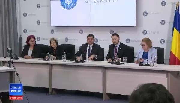 Ministru: Poluarea de duminică noaptea din București a fost provocată de arderi de deșeuri