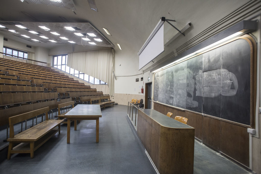 Admiterea la facultate va fi online, dar nu e clar cum va fi Bacalaureatul. Reacţiile elevilor