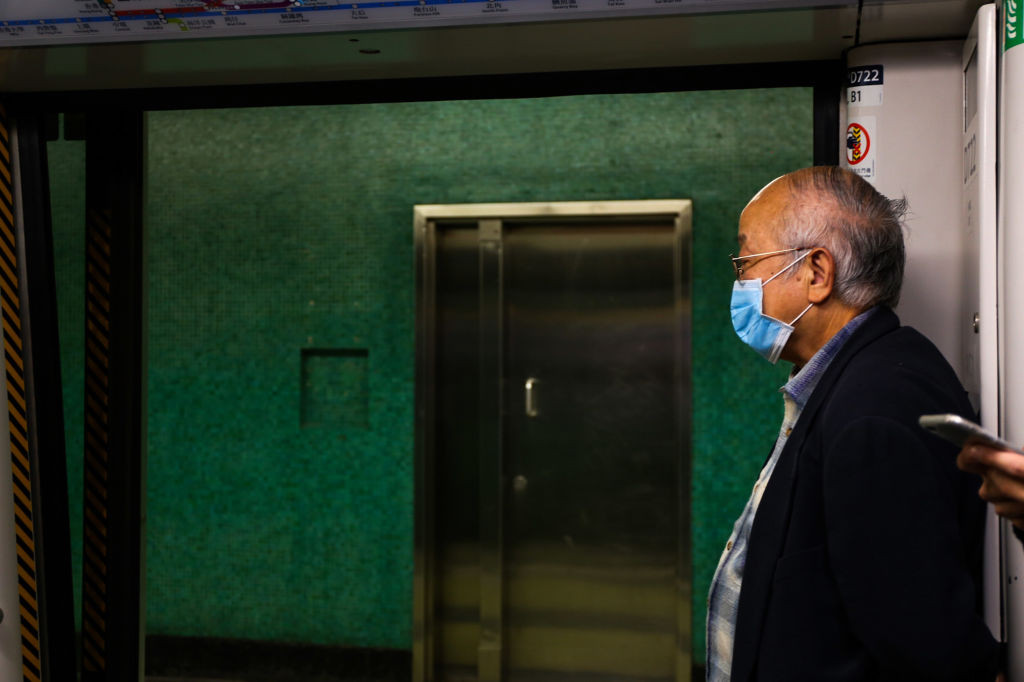 Bărbat de 100 de ani din China, vindecat de coronavirus în doar 13 zile