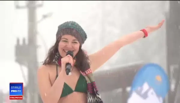 De 8 martie, româncele din Păltiniș au schiat în costume de baie sau au dansat limbo