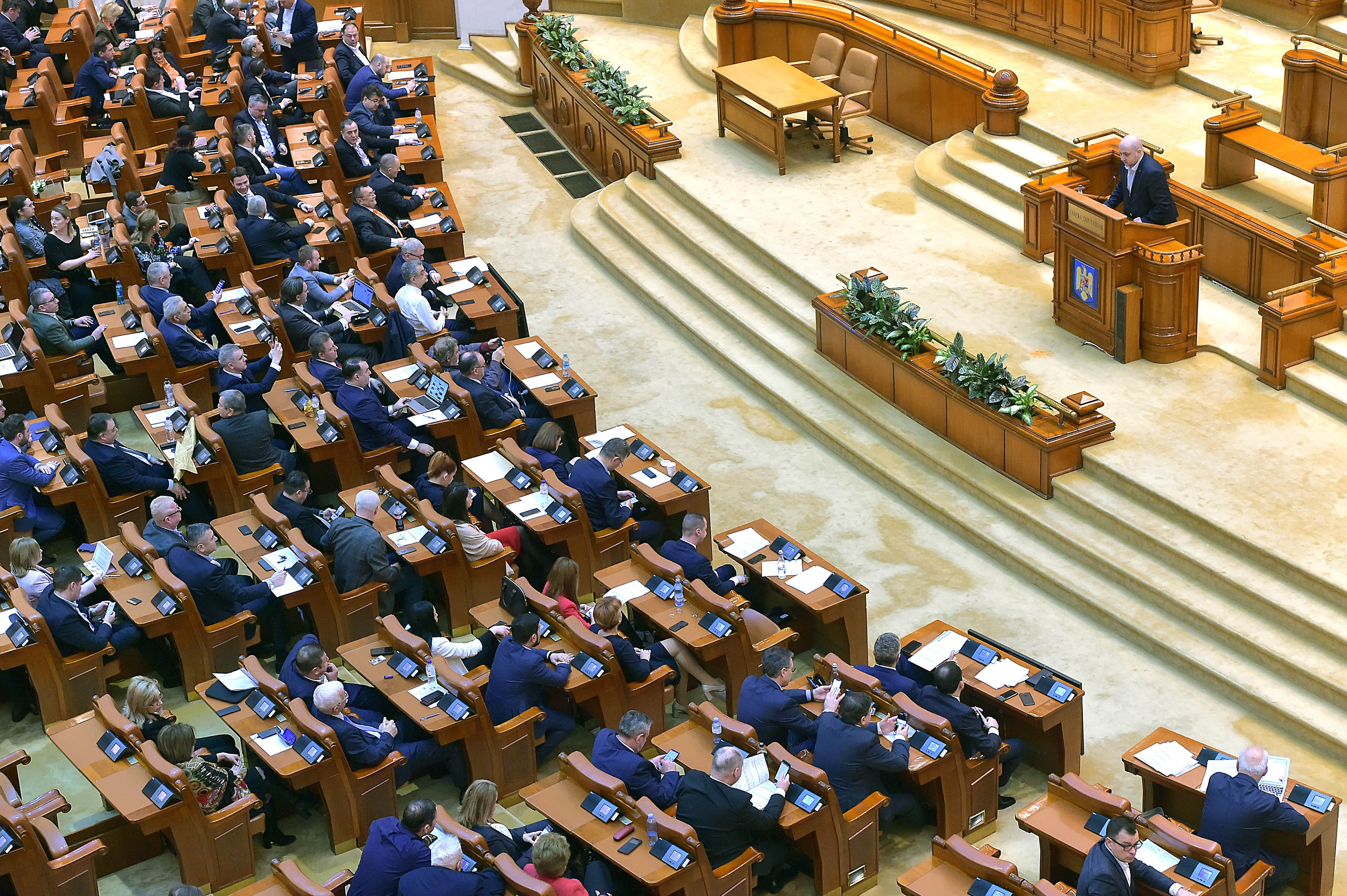 Parlamentul României condamnă folosirea violenţei împotriva cetățenilor din Belarus