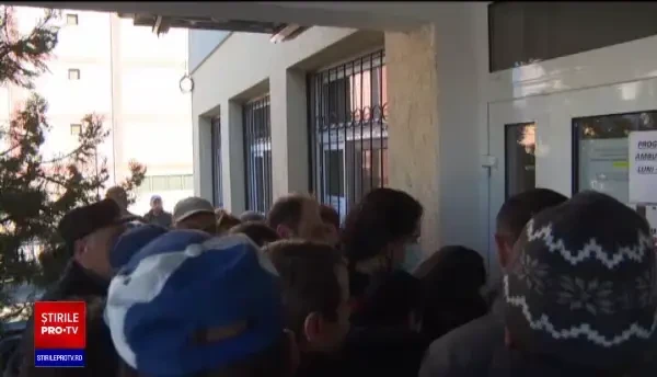 Românii se înghesuie la cozi fără să aibă urgențe. Medicii ne cer să rămânem în case