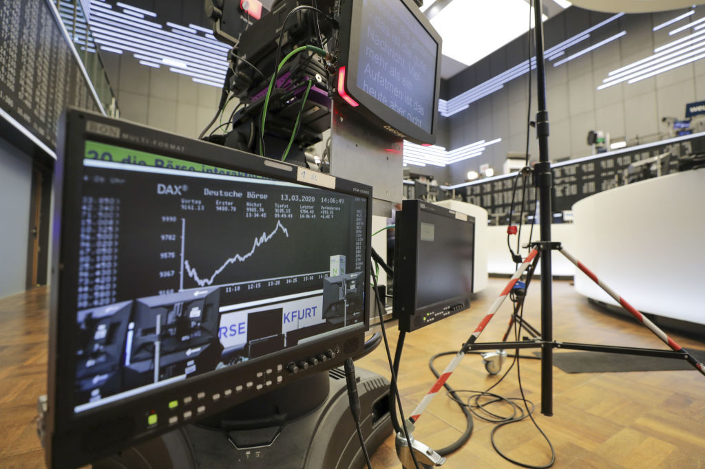 Marile state combat coronavirusul cu investiții colosale în economie. România e calmă și analizează