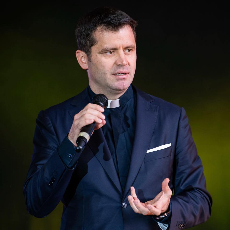 Părintele Doboș, după declaraţiile IPS Teodosie despre catolici: "Noi îl iubim, sunt convins că şi Preasfinţia sa ne iubeşte”