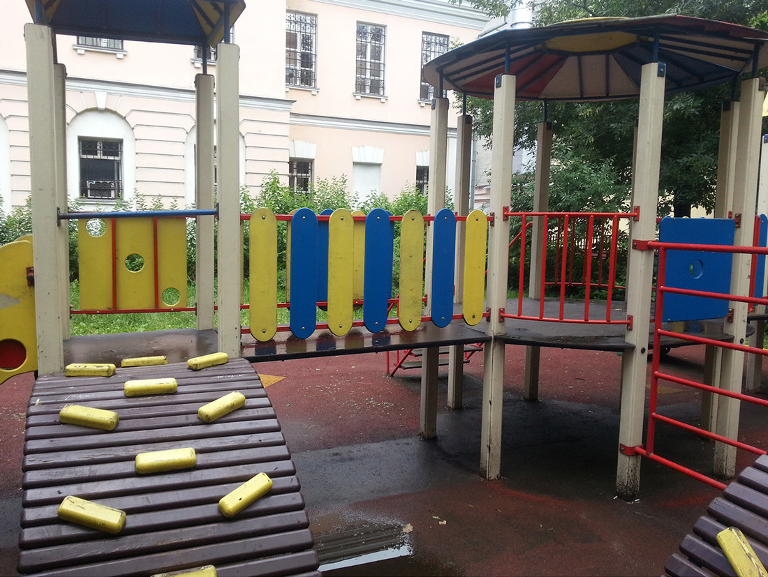 Locurile de joacă şi de recreere, închise în Sectorul 2 al Capitalei