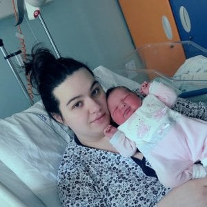 Cine este Aurora Maria, fetița care aduce speranța în Italia