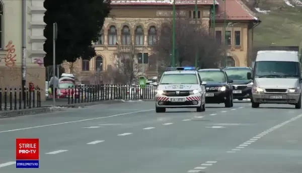 Reacția unui bătrân, prins în autobuz după ora 13.00: "De ce să vă dau buletinul, doamnă?"