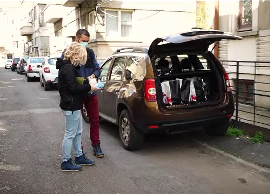 Campanii de sprijin pentru vârstnici și spitale, în timpul epidemiei. Cum sunt ajutați oamenii