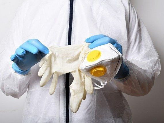 China preia controlul fabricilor de echipamente de protecție, stârnind temeri asupra unui nou val de coronavirus