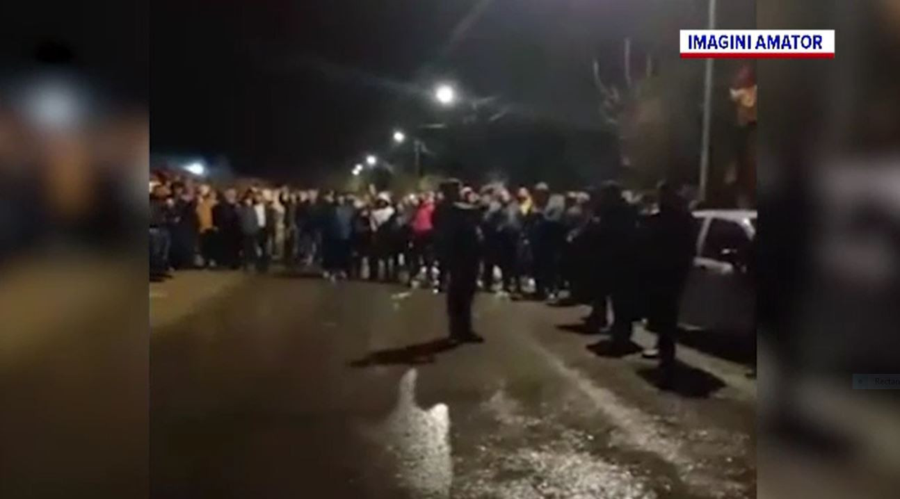 Cum au ajuns enoriașii să se roage, după ultimele restricții: "Să ia Dumnezeu virusul ăsta"