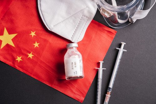 Biolog chinez, prins în SUA cu 3 fiole suspecte. FBI crede că ar conține virușii SARS și MERS