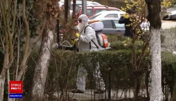 A Început dezinfecția blocurilor din România. Cât va dura procesul