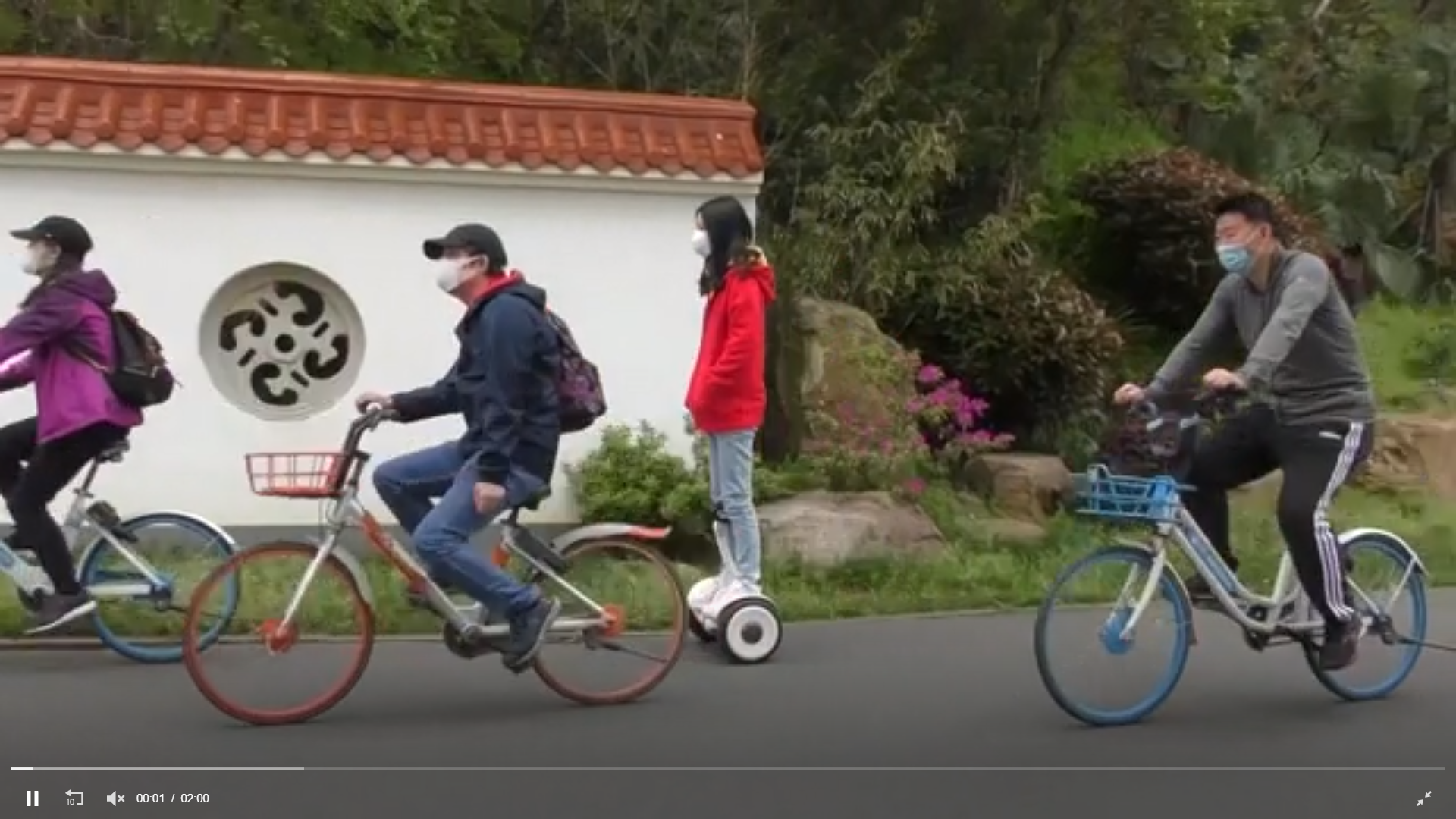 În timp ce străzile Sucevei sunt pustii, în Wuhan oamenii au ieșit la plimbare. VIDEO