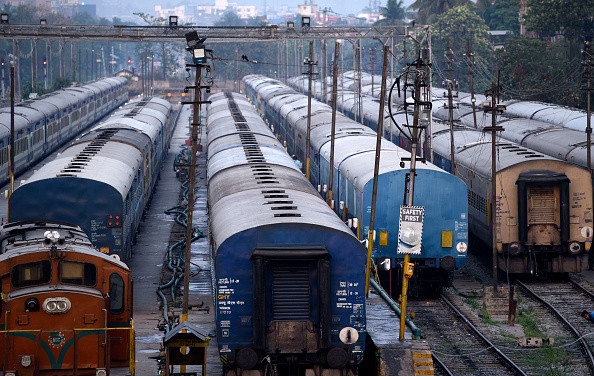 India și-a închis căile ferate pentru prima dată în 167 de ani. Trenurile sunt transformate în spitale