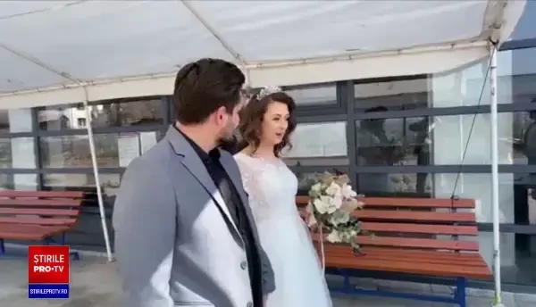 Nuntă fără invitați în Cluj. Cum au reușit mirii să împărtășească momentul cu aceștia