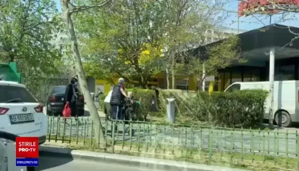 Cum arată o zi de cumpărături în plină pandemie. Cozi uriașe la supermarketuri