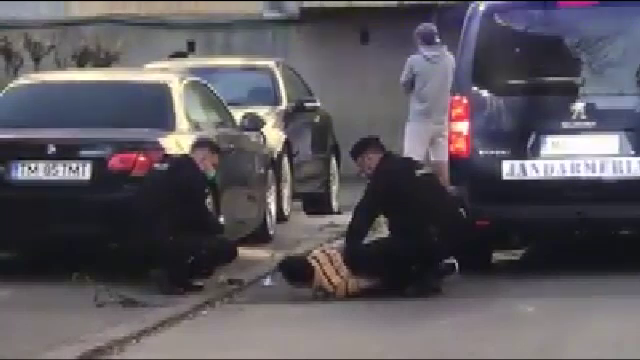 Tânără, lovită și amenințată cu un pistol în Timișoara. Greșeala făcută de agresor