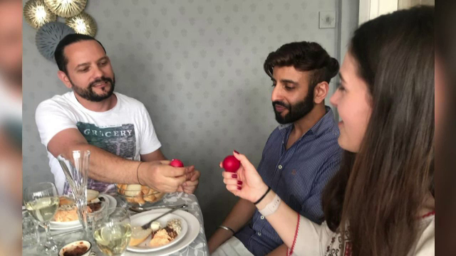 Cum petrec Paștele românii aflați departe de casă. "Voiam să ne vedem familia, după un an de zile"