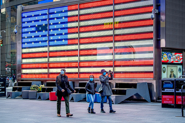Statele Unite au trecut pragul de 22.000 de decese. Medici: Suntem aproape de vârful pandemiei
