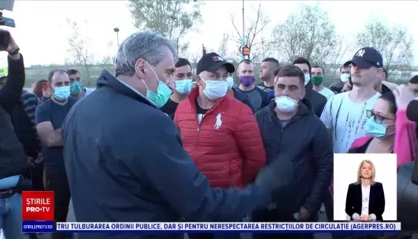 Marcel Vela, luat la întrebări de românii blocați în vama Nădlac. Ce le-a promis ministrul