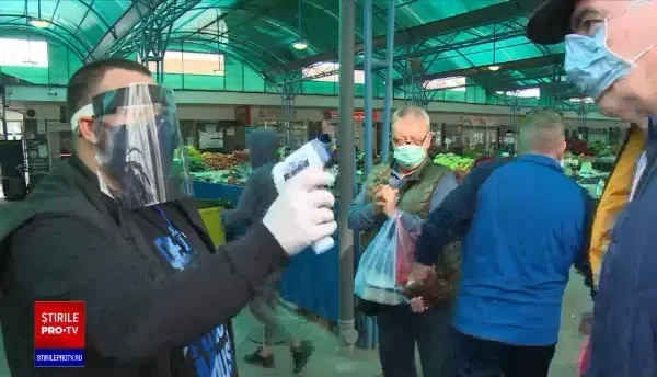 Fiecare client al piețelor din Oradea, verificat cu un termometru