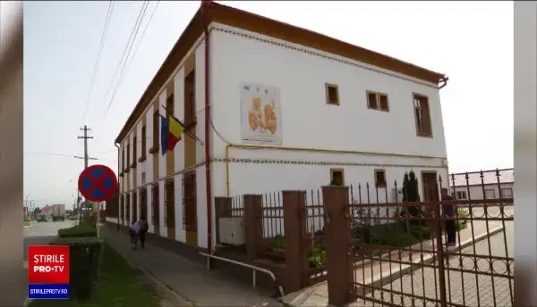 Focar de infecție la un azil din Orăștie. 23 dintre cei 30 de bătrâni au COVID-19