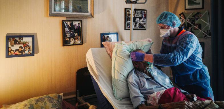 Mărturia unui supravieţuitor al Covid-19 din Corsica. ”Sunt viu. M-au scos din sicriu”