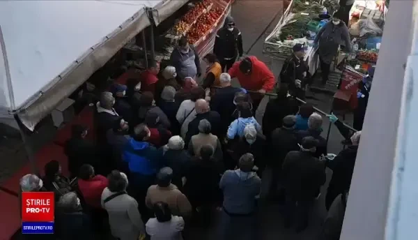 Haos în piețele din țară, din cauza nerespectării restricțiilor. „Ne-a întors pe vremea lu' împușcatu!”