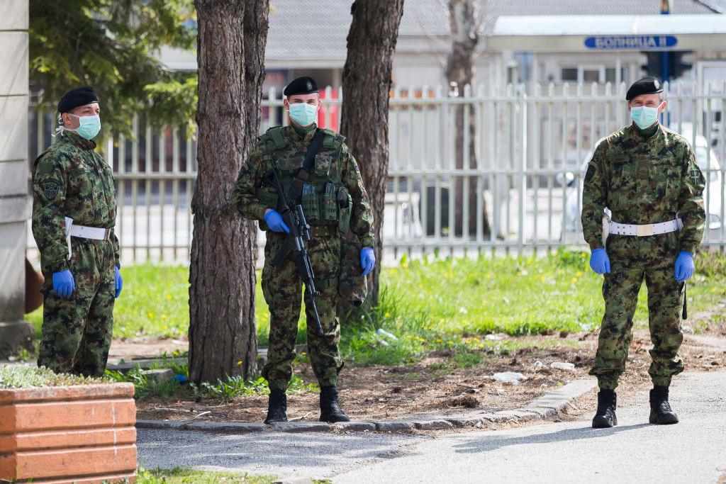 Serbia anunţă relaxarea treptată a restricţiilor începând de marţi