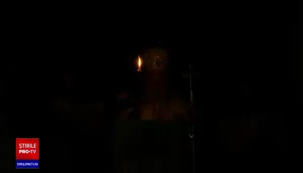 Primul an în care preoții s-au rugat singuri în biserici. „A intrat Hristos prin uşile încuiate”