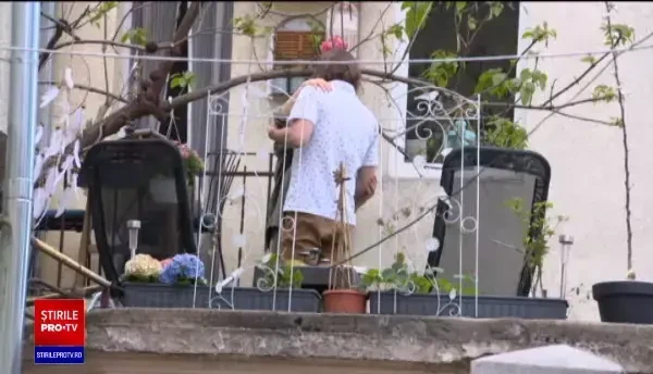 Creativitate în plină pandemie. Modul inedit în care oamenii își transformă balcoanele în grădini