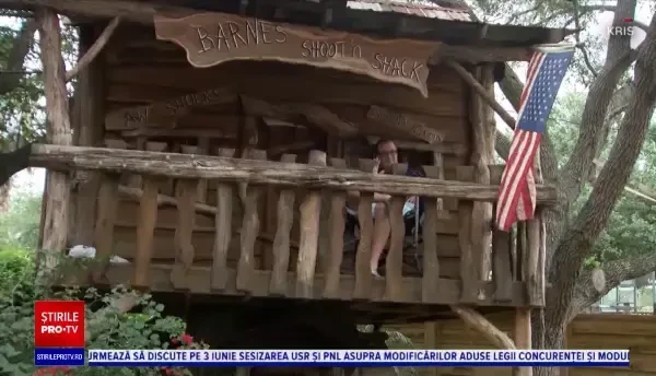 Un medic din Texas s-a autoizolat în casa din copac a familiei