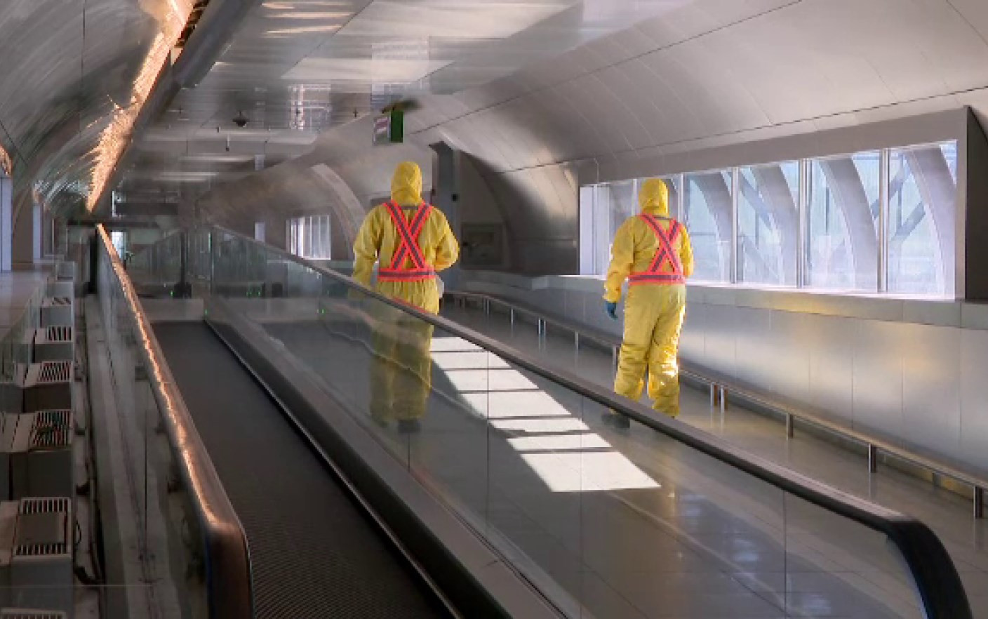 Pasapoarte de sanatate si randuri libere in avion. Ce masuri s-ar putea lua vara aceasta