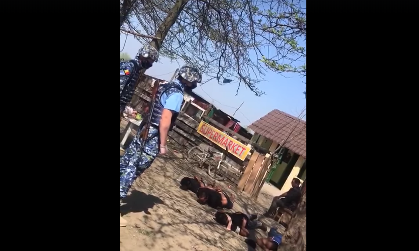 Petrecere de stradă sfârșită violent, la Bolintin Vale. Un bărbat a fost bătut crunt de șeful Poliției