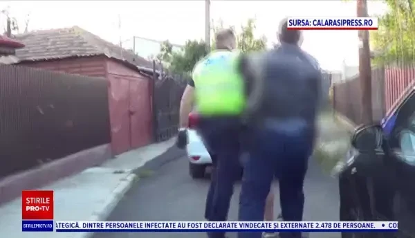 Urmărire că în filme pe străzile din Călărași. Un șofer a fugit după un accident