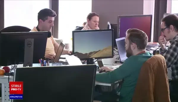 Cum își reamenajează companiile birourile, pentru a-i primi pe angajați după încetarea restricțiilor