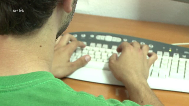 Riscurile care apar dacă stăm prea mult în faţa unui ecran. Se poate ajunge chiar la depresie