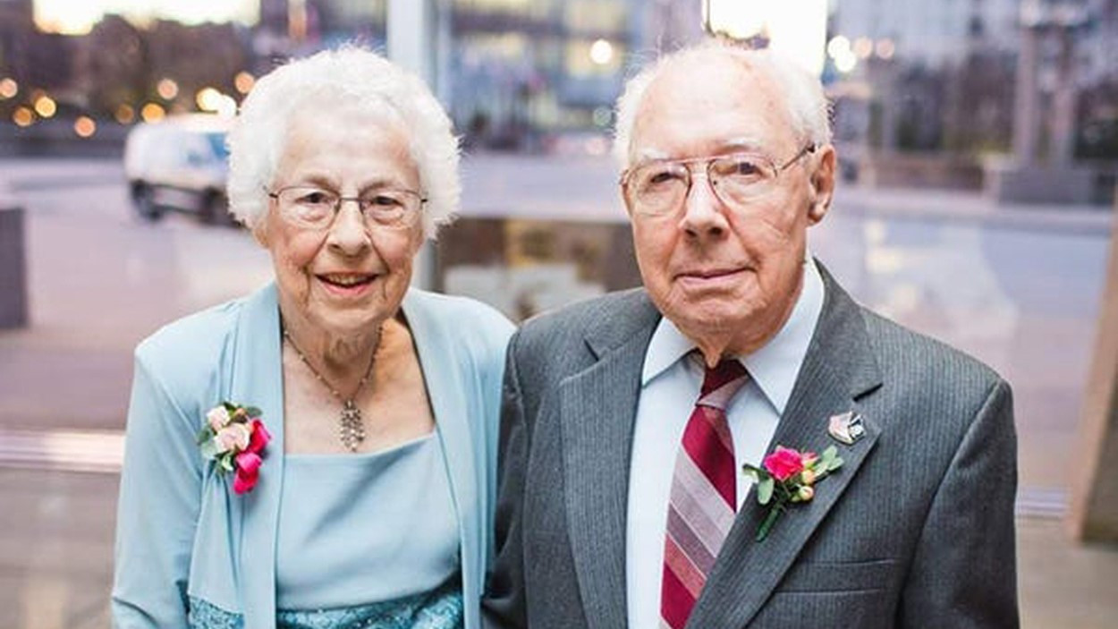 Infectați cu coronavirus, au murit la șase ore distanță, după ce au fost căsătoriți 73 de ani