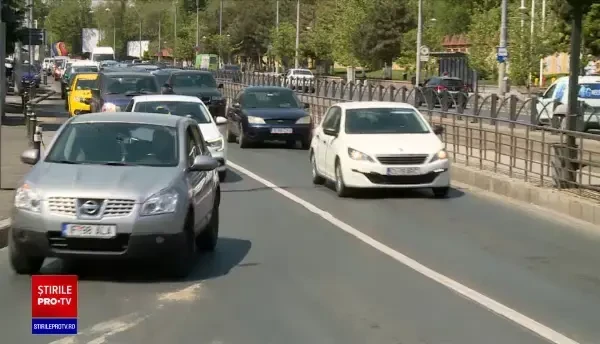 Străzile Capitalei, pline de mașini: „Să înceteze cu prostiile astea, ce coronavirus”