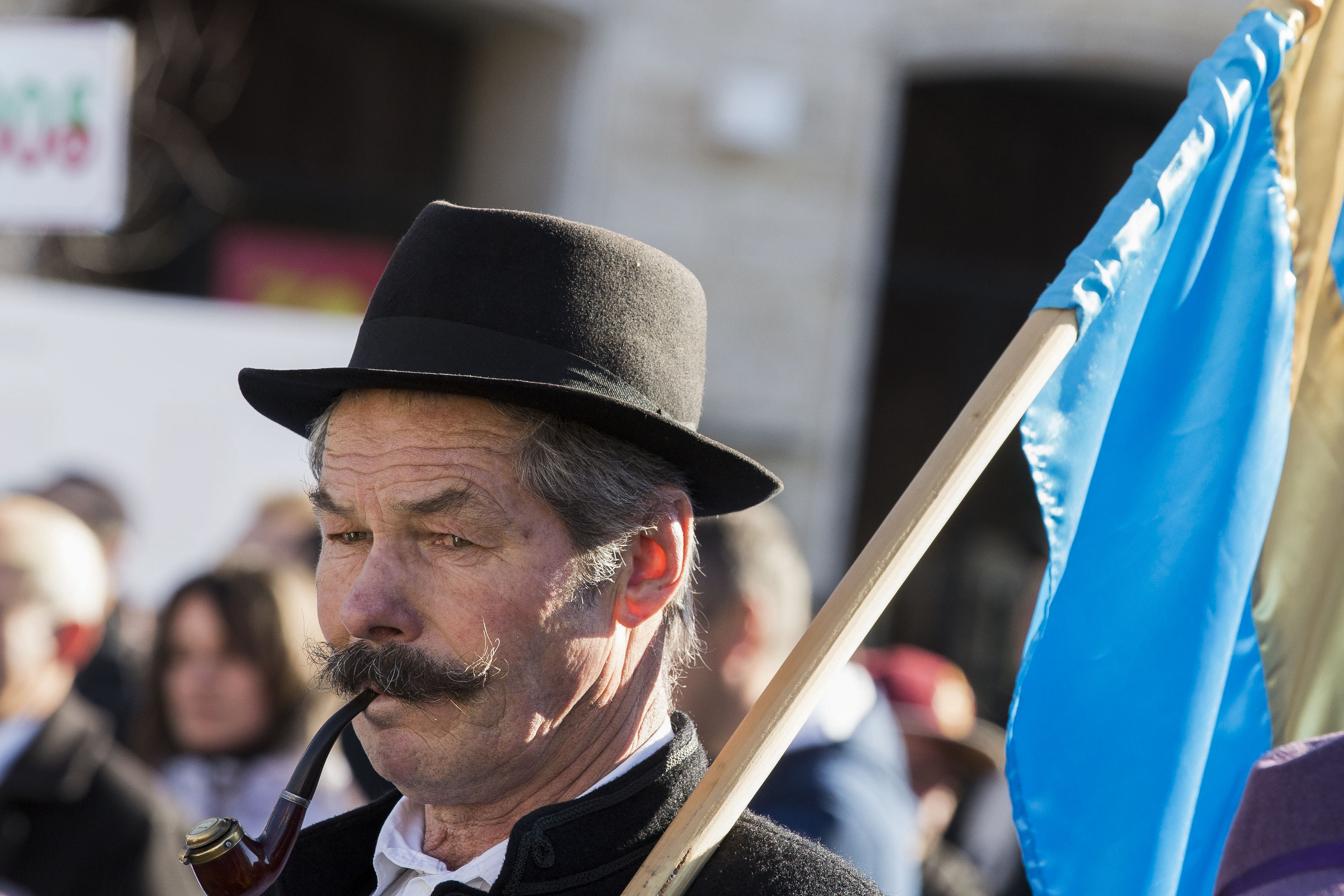 Furați de grija coronavirusului, deputații au adoptat tacit autonomia Ținutului Secuiesc. Ce se va întâmpla acum